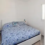 3 Bedroom Lovely In Gizzeria Lido La Taverna