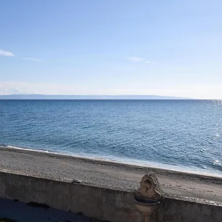 Holiday home 3 Bedroom Lovely In Gizzeria Lido La Taverna