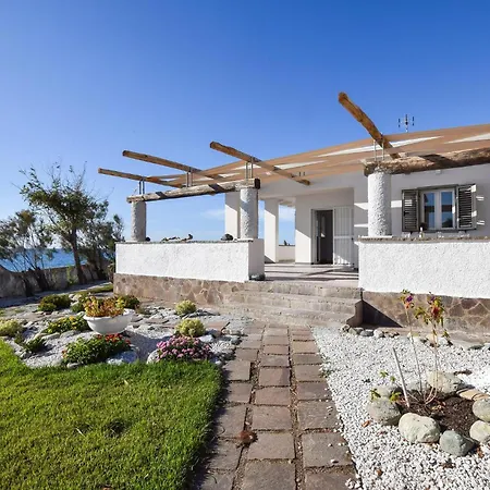 3 Bedroom Lovely In Gizzeria Lido La Taverna