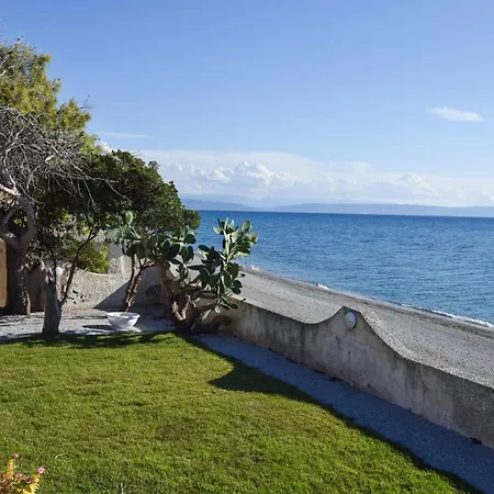 3 Bedroom Lovely In Gizzeria Lido Holiday home