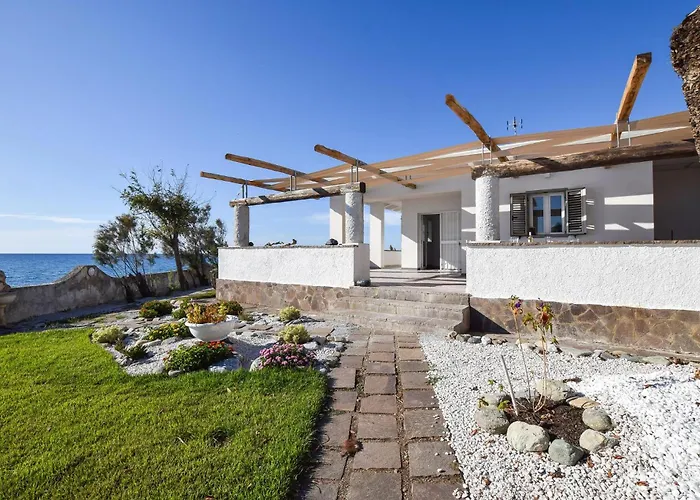 3 Bedroom Lovely In Gizzeria Lido La Taverna