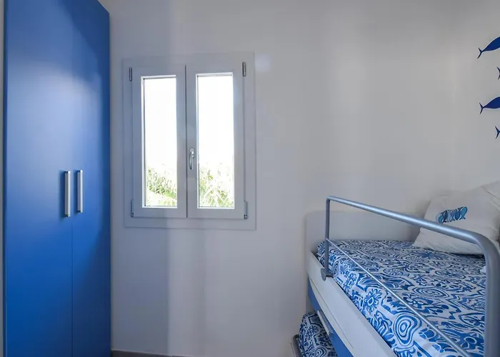 Casa de Férias 3 Bedroom Lovely In Gizzeria Lido La Taverna